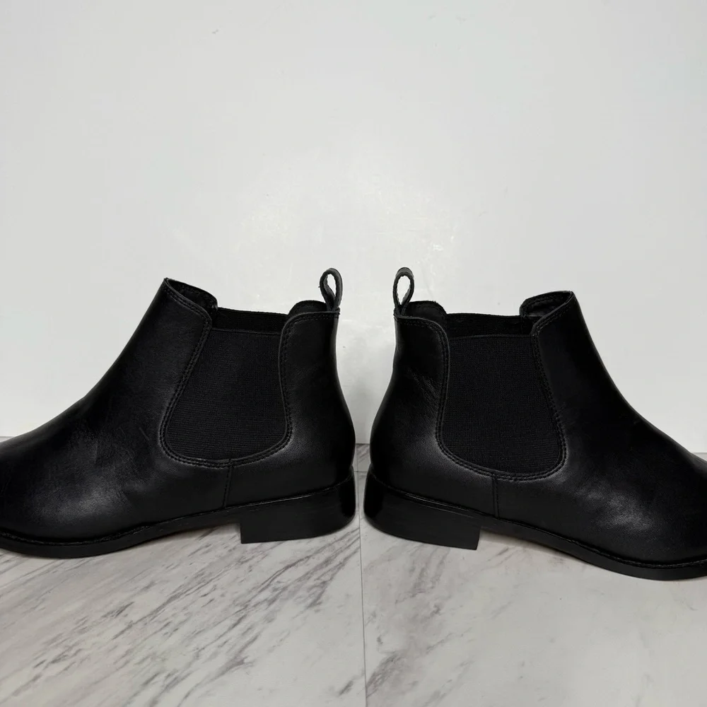 Linea Paolo Black Chelsea Bootie 6M